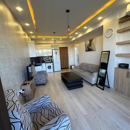 Apartment In The Center Tbilisi Bagian luar foto