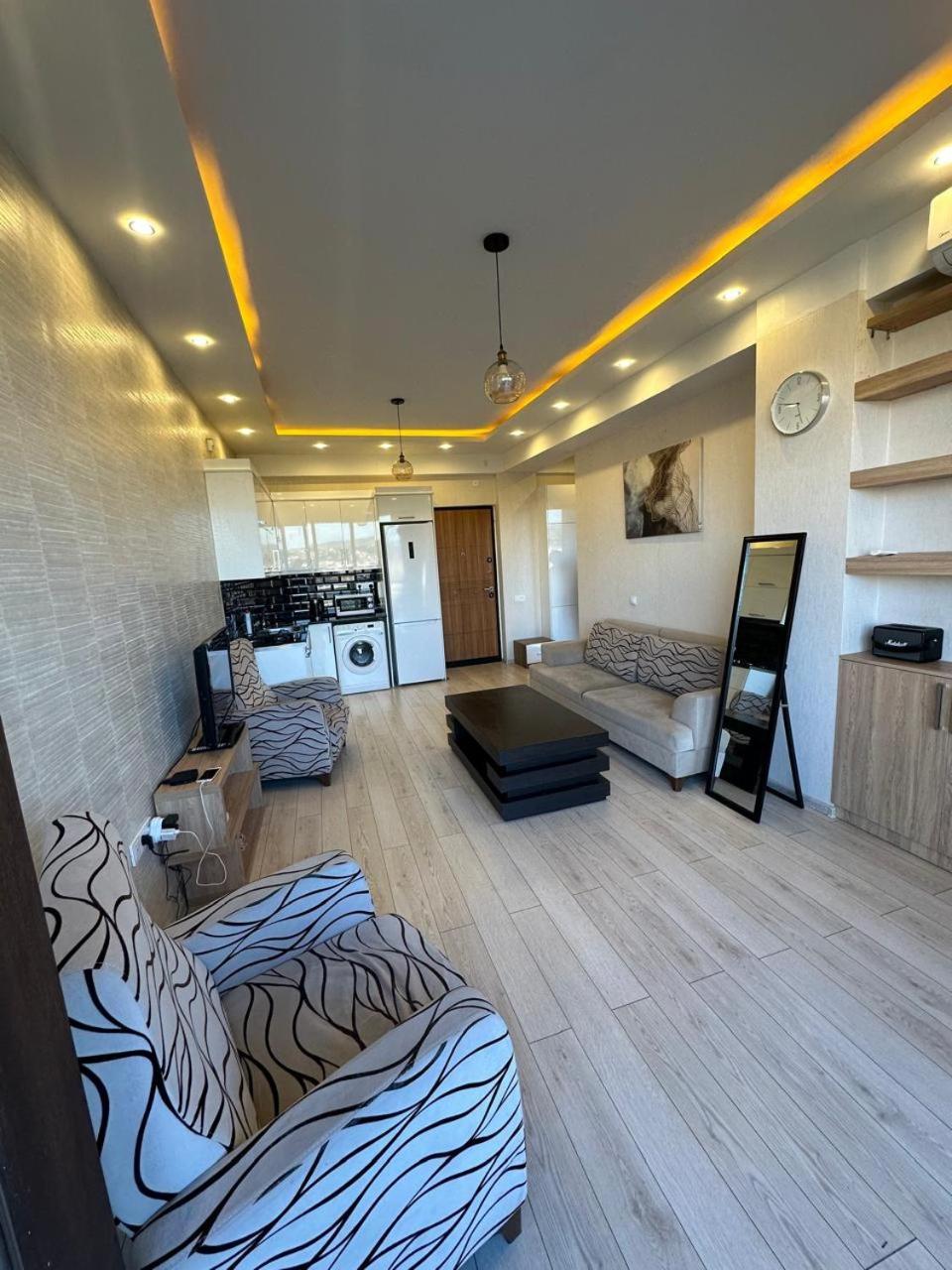Apartment In The Center Tbilisi Bagian luar foto